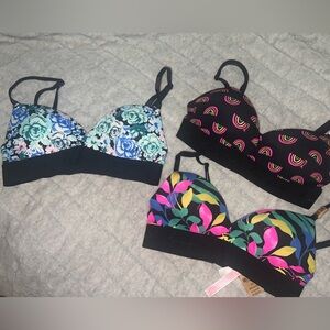 Victoria’s Secret pink lot of three tween bras size 32A